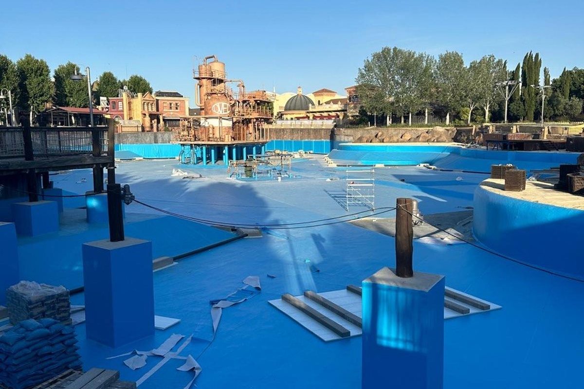 Impermeabilización del lago del Parque Warner Madrid con lámina de PVC armada